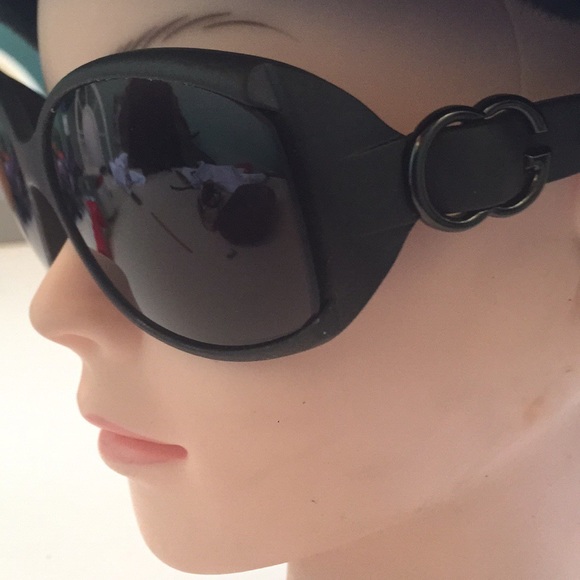 Gucci Rubber Frame Sunglasses - Picture 6 of 8